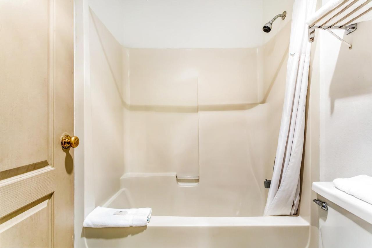Arlington Motor Inn Bagian luar foto